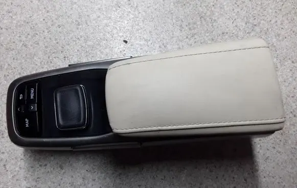 Lexus RX 450H Armrest 2372400810 8478048201A2 5882248100
