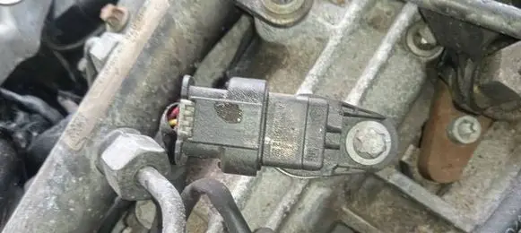 Mercedes-Benz R W251 Camshaft position sensor A0051531328