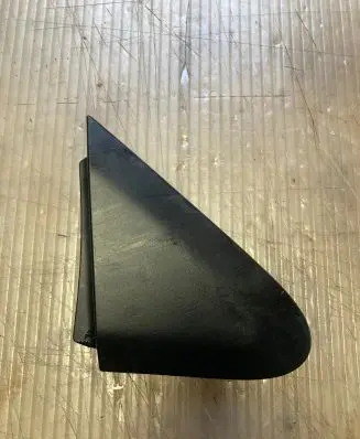 Suzuki SX4 S-Cross Front door glass trim molding 7719161M0