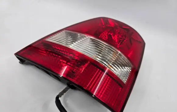 KIA Sorento Rear/tail lights 824023e0