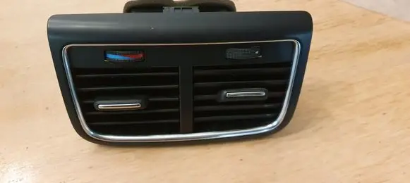 Rear air vent grill