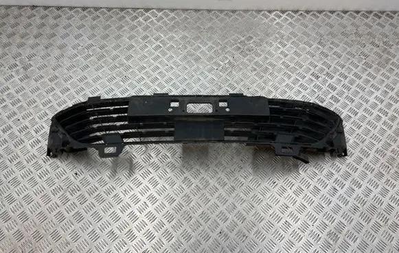Renault Clio V Front bumper lower grill 622546955R 623125921R