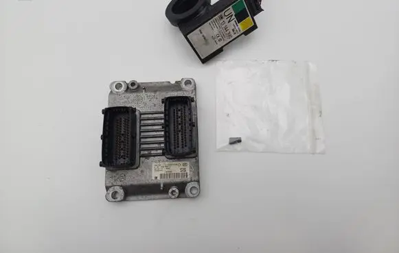 Opel Corsa C Engine control unit/module 0261208253 55352622