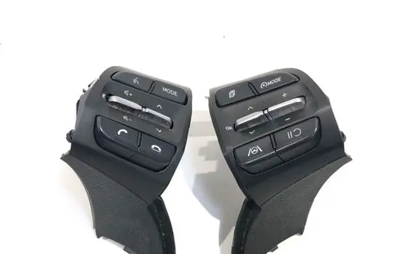 Hyundai i30 Steering wheel buttons/switches 96710G4131