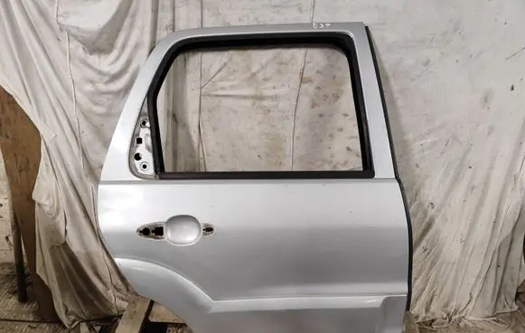 Mazda Tribute Rear door