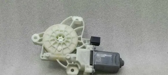 Mercedes-Benz S W222 Front door window regulator motor A0009065706