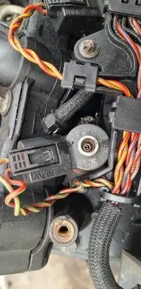 BMW 1 E81 E87 Fuel injector 0445110209