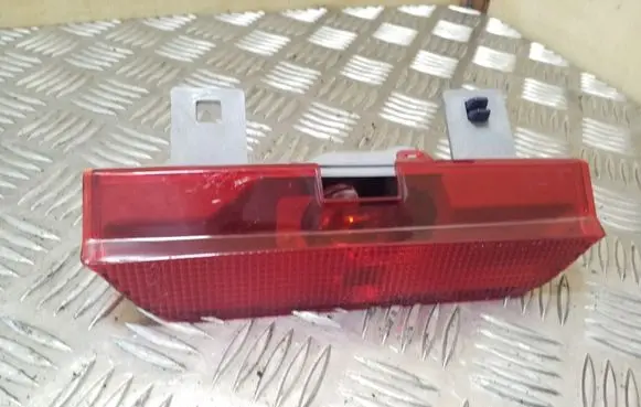 Toyota RAV 4 (XA20) Third/center stoplight