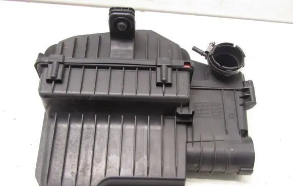 Opel Crossland X Air filter box 9826454780