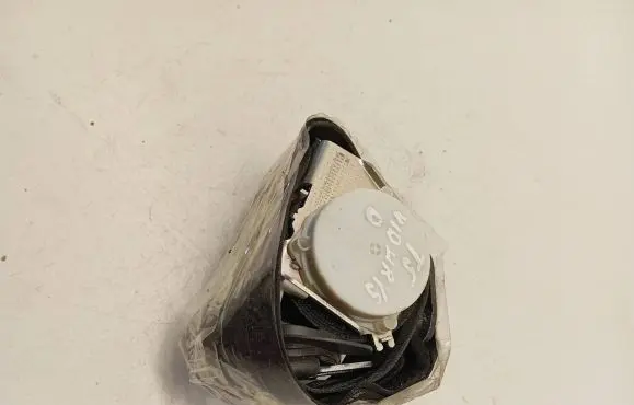 Middle seatbelt (rear)