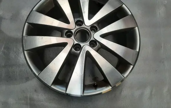 Volkswagen Golf VI R17 alloy rim 5K0601025Q