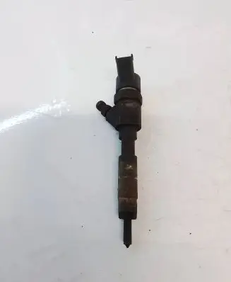 Opel Vivaro Fuel injector 0445110146