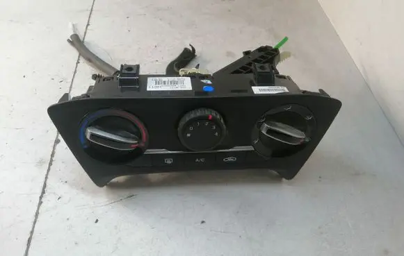 Hyundai i20 (GB IB) Climate control/heater control trim 97250C8110 MBG0570