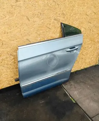Volkswagen PASSAT CC Rear door 