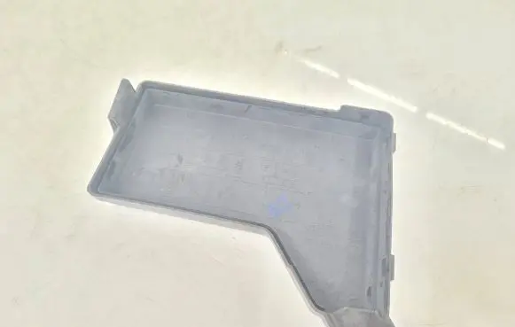 Nissan Qashqai Fuse box cover 24382JD00B