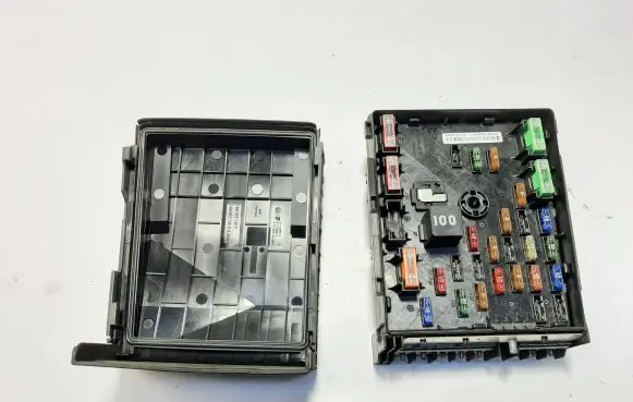 Volkswagen Tiguan Fuse module 3C0937125A 1K0937132F