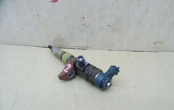 Fuel injector