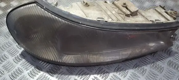 Ford Mondeo MK II Headlight/headlamp