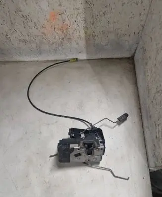 Renault Trafic II (X83) Front door lock 8200008260 91166230