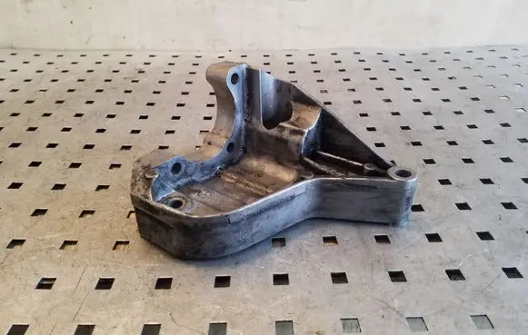 BMW 3 E90 E91 Power steering pump mounting bracket 779445501