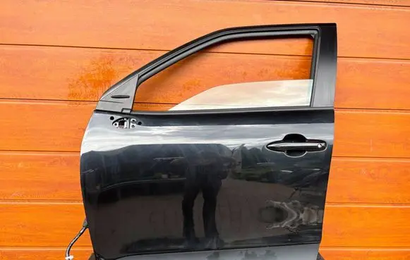 Toyota Yaris Cross Front door