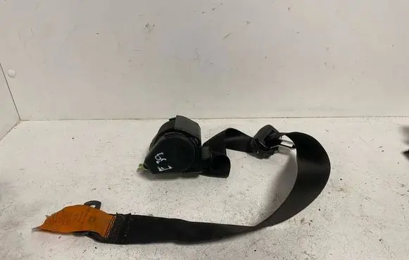 BMW 5 E39 Front seatbelt 8198571