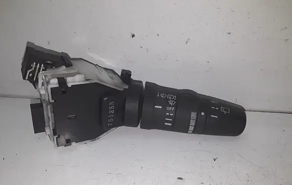 Nissan Note (E11) Wiper switch 