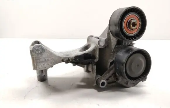 Mercedes-Benz Vito Viano W447 Generator/alternator bracket 117105124R 7105124R