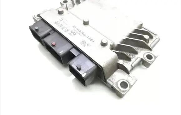 Ford Fiesta Engine control unit/module F1B1-12A650-UC S180047061C THT2