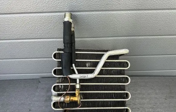 Mitsubishi Pajero Other air conditioning (A/C) parts MB272551