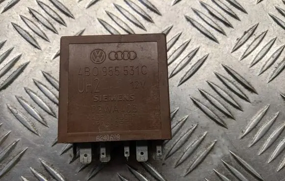 Audi A6 S6 C5 4B Window wiper relay 4B0955531C