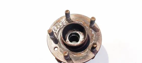 Ford Kuga I Rear wheel hub