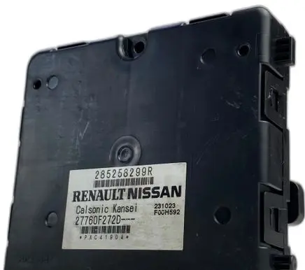 Renault Clio V Fuse box set 285258299R 27760F272D