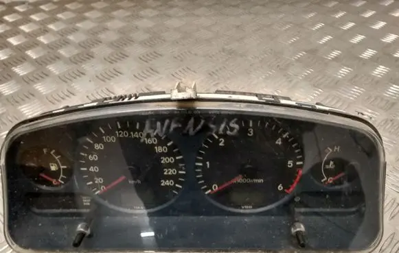 Toyota Avensis T220 Speedometer (instrument cluster) 88458014