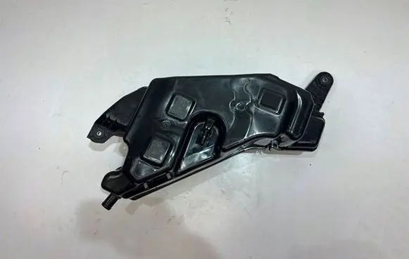 BMW X5 G05 AdBlue liquid reservoir 