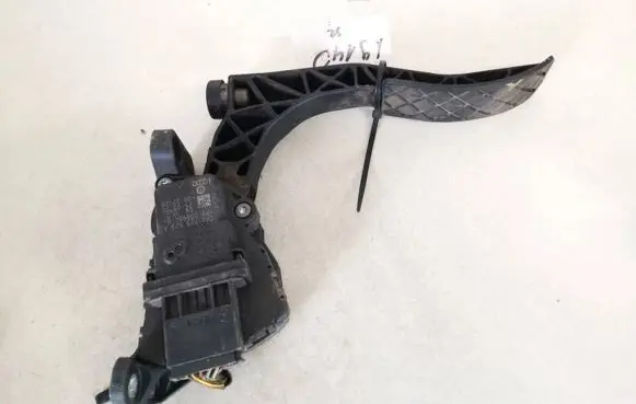 Audi A6 S6 C6 4F Accelerator throttle pedal 4f1723523a 6pv008984-04