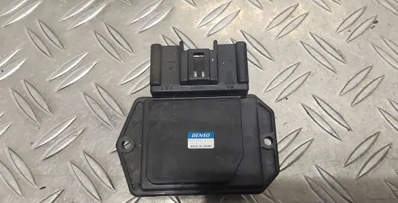Toyota Avensis T250 Heater blower fan relay 4993002121