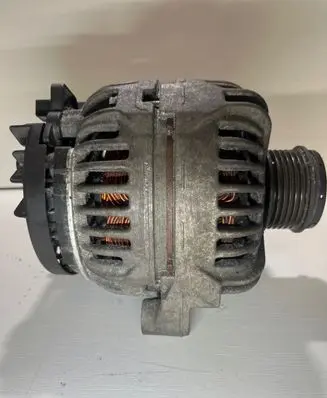 Volvo XC70 Generator/alternator 30667894 0124525060