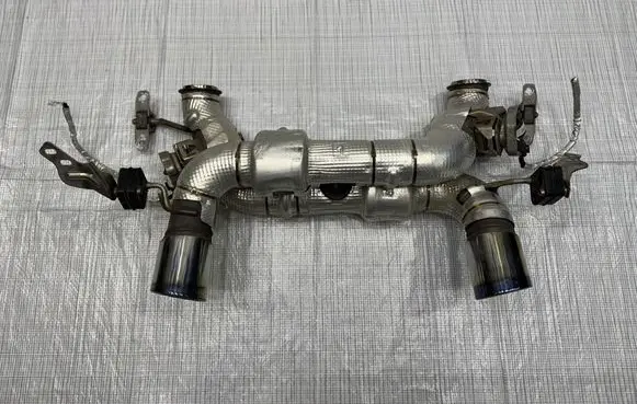 Maserati MC20 Rear muffler/silencer tail pipe 670214544