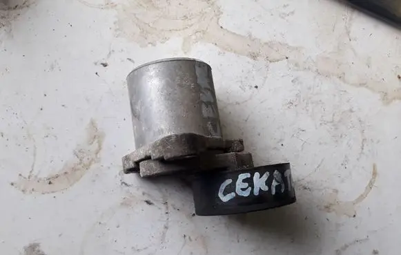 KIA Cerato Generator/alternator belt tensioner