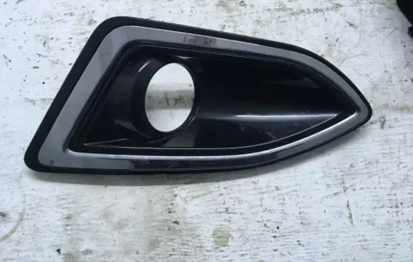 Ford Escort Front bumper lower grill GT4B-19953