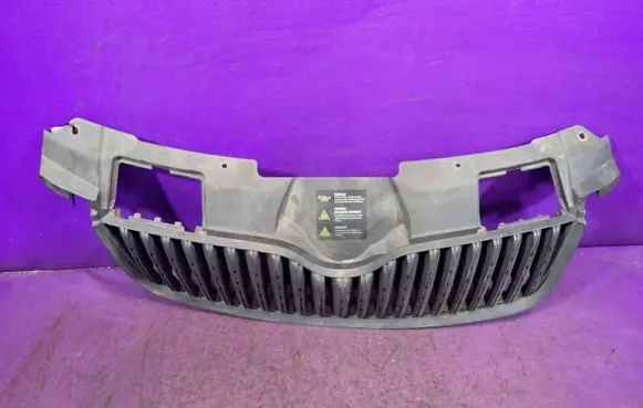 Skoda Fabia Mk2 (5J) Front grill 5J0853668