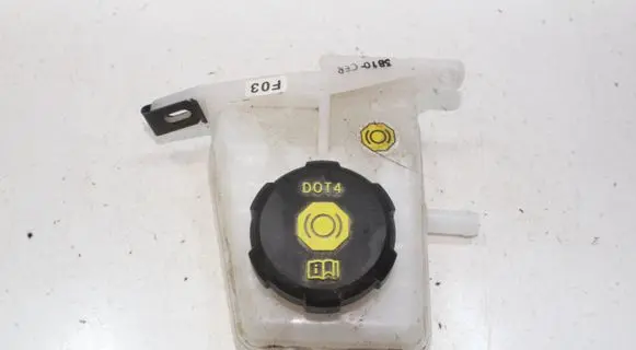 Hyundai IONIQ 6 Brake fluid reservoir 