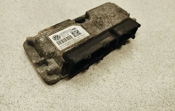Volkswagen Polo V 6R Engine control unit/module 03C906024CN 0105008 03C906024F