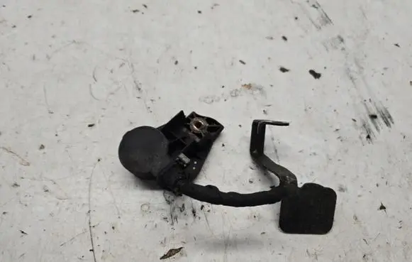 Opel Zafira C Headlight/headlamp level sensor 