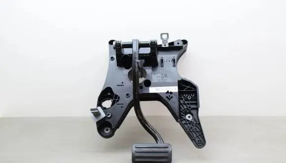 Porsche Cayenne (92A) Brake pedal 7P0723031AP 7P0723117B