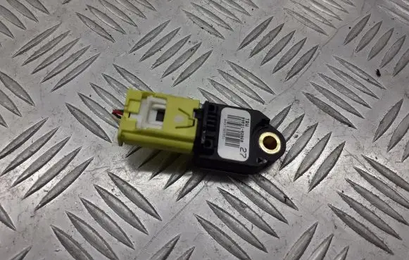 Toyota Auris 150 Airbag deployment crash/impact sensor 89831-02060