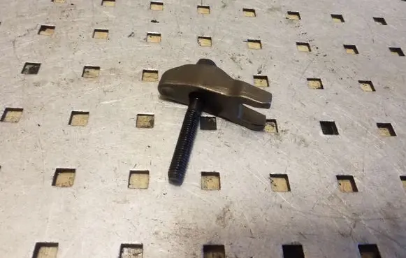 Hyundai i40 Fuel Injector clamp holder