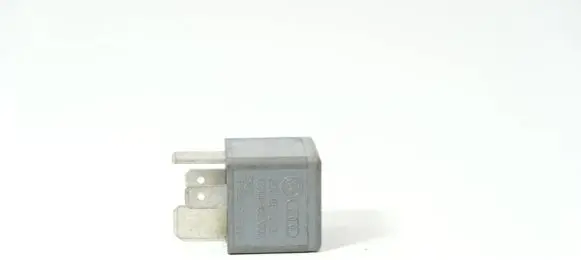 Audi A4 S4 B5 8D Other relay 8D0951253