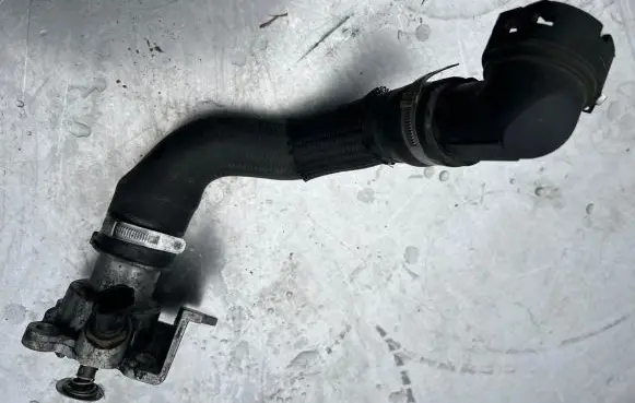 Thermostat/thermostat housing
